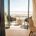 Your Luxury Retreat At Mercury Towers
